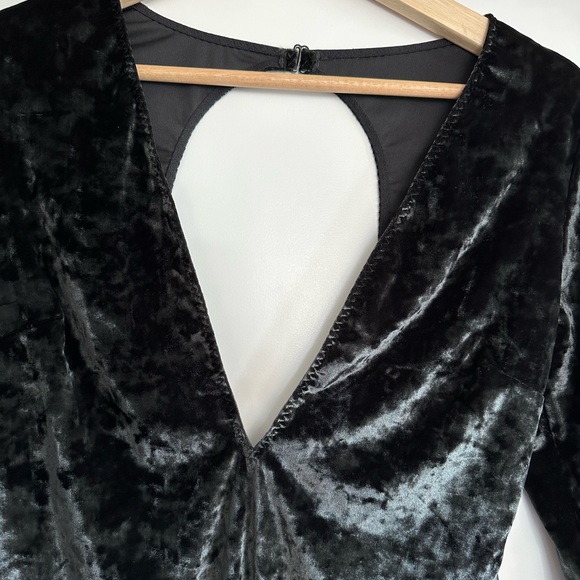Black crushed velvet body suit - Picture 2 of 4